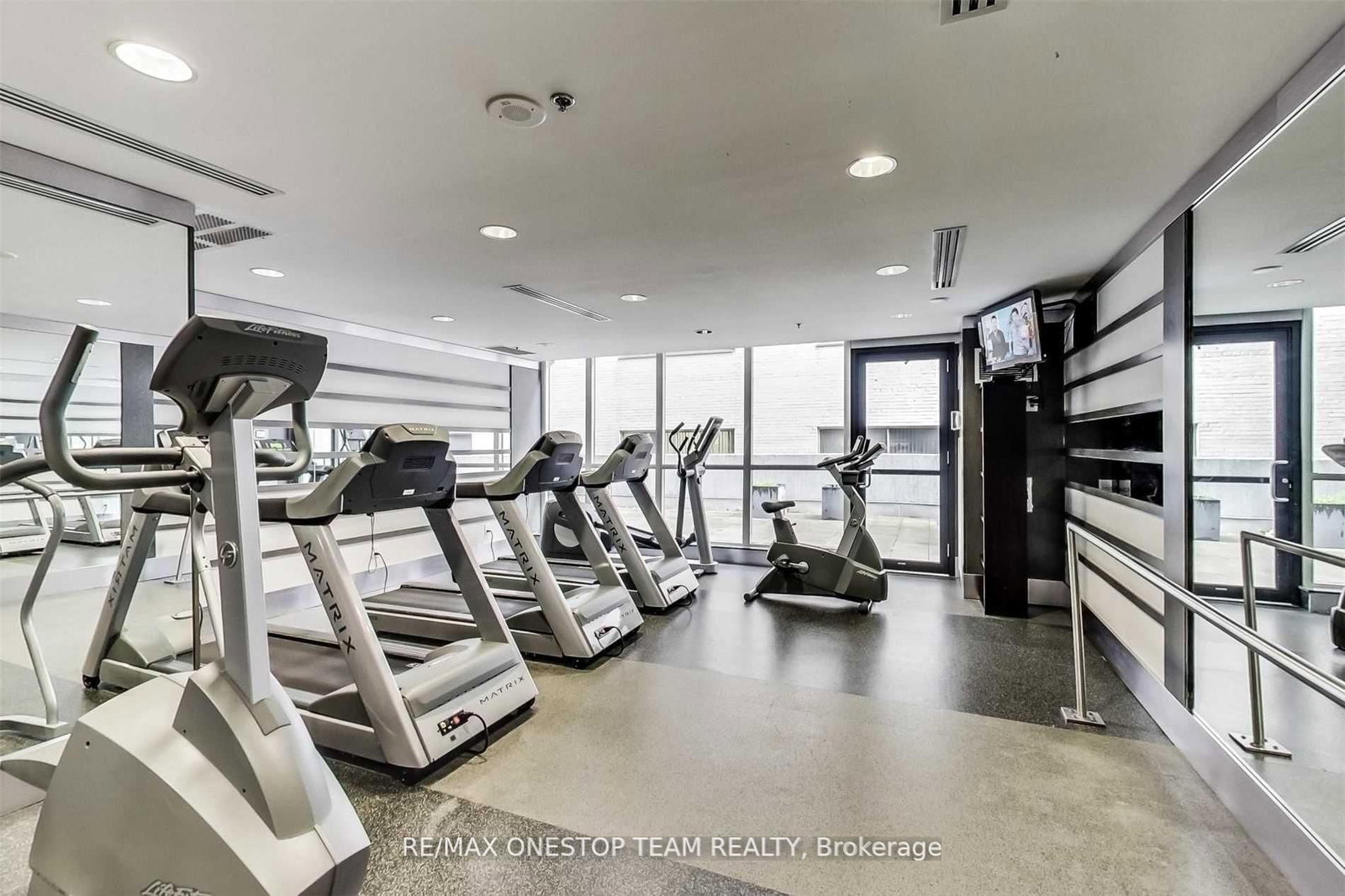 21 Carlton Street, Unit 406 - Photo 13