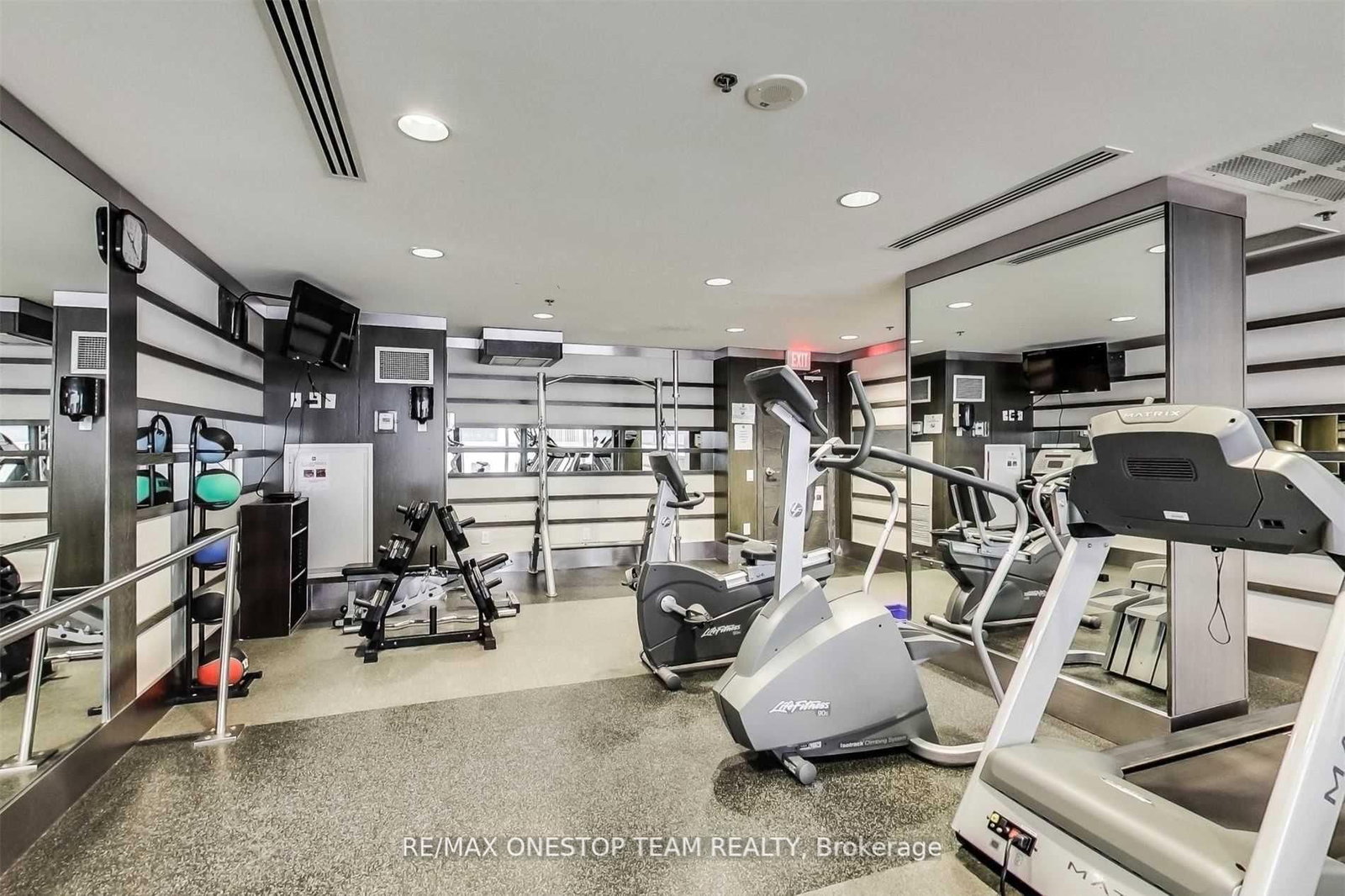 21 Carlton Street, Unit 406 - Photo 14