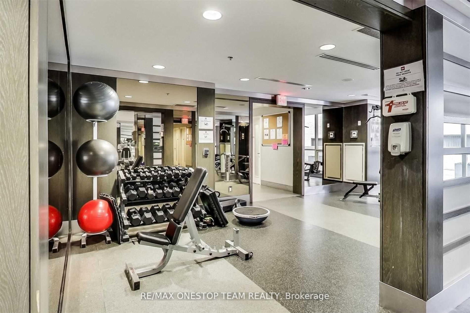 21 Carlton Street, Unit 406 - Photo 15