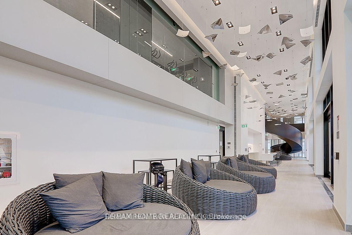 1 Yorkville Avenue, Unit 3003 - Photo 11