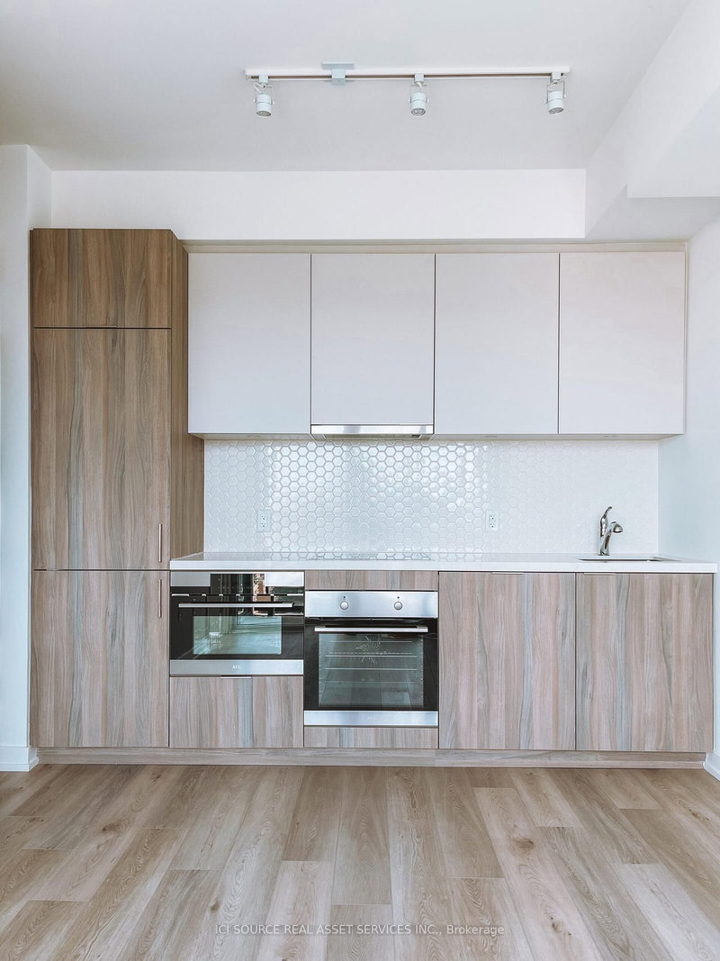 1819 - 158 Front St E, Toronto, M5A 0K9 | Image 3