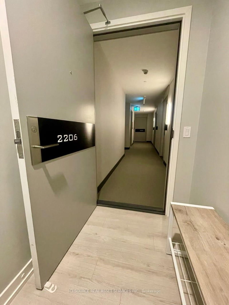 2206 - 33 Helendale Ave, Toronto, M4R 0A4 | Image 2