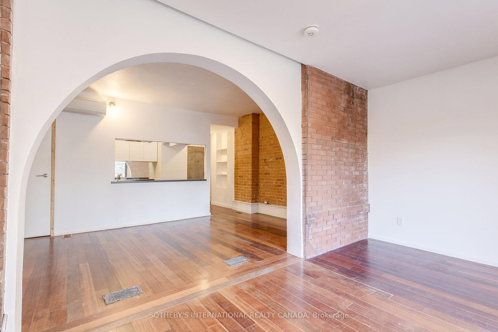 276 Avenue Road, Unit 2nd front - Photo 4