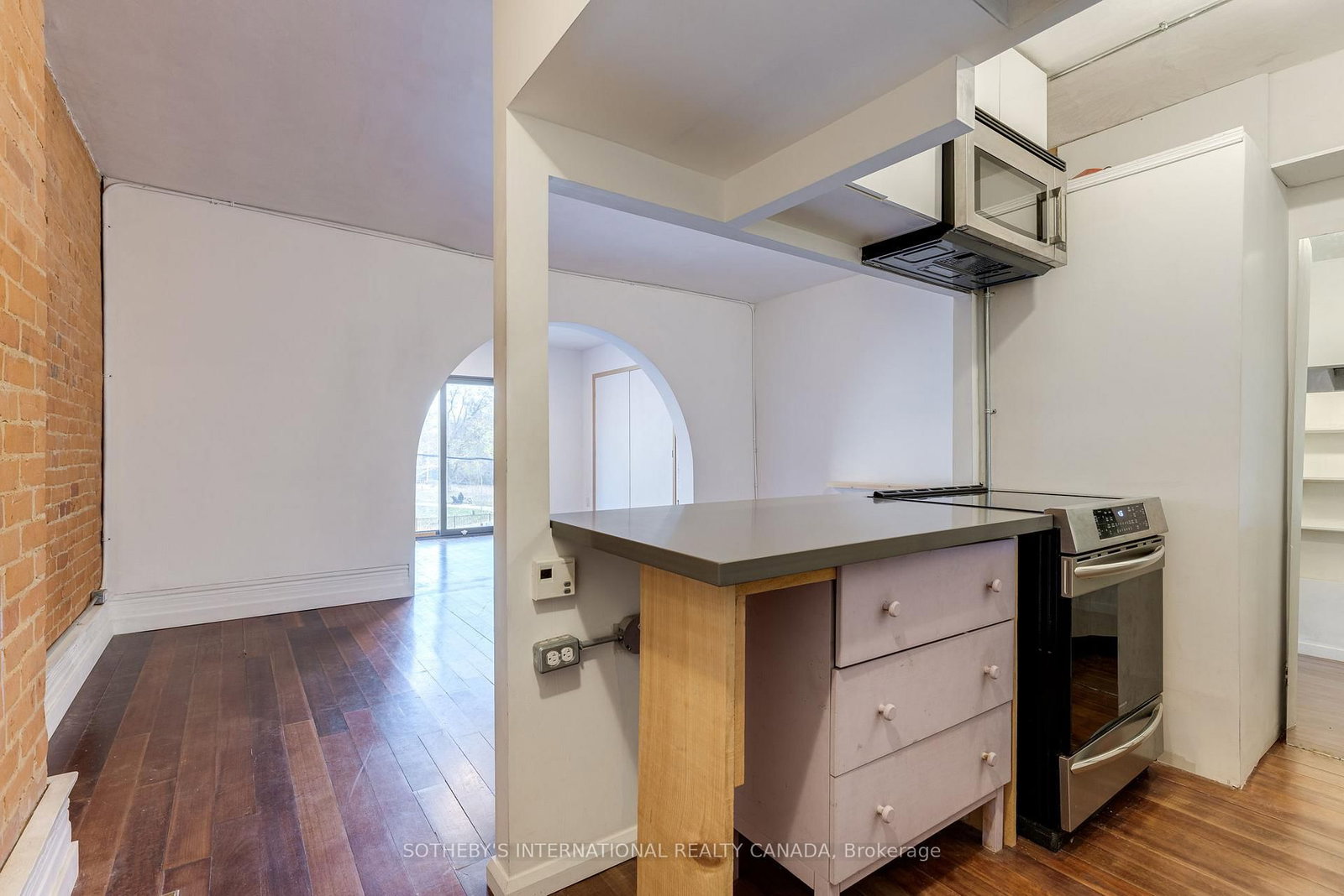 276 Avenue Road, Unit 2nd front - Photo 9