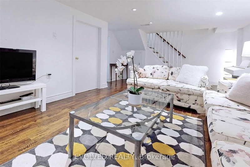 Lower - 12 Shippigan Cres, Toronto, M2J 2G2 | Image 3