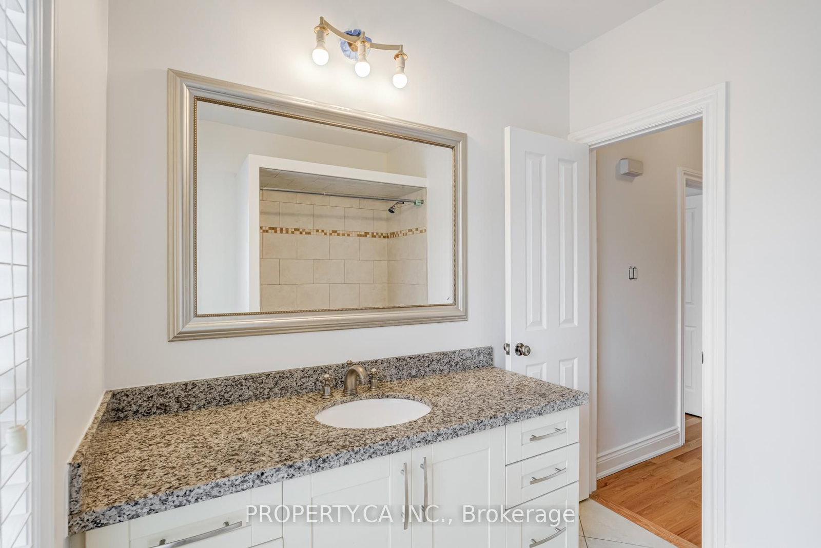 21 D'arcy Street, Unit Upper - Photo 24