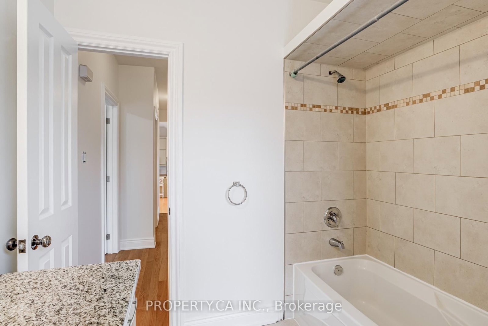 21 D'arcy Street, Unit Upper - Photo 25