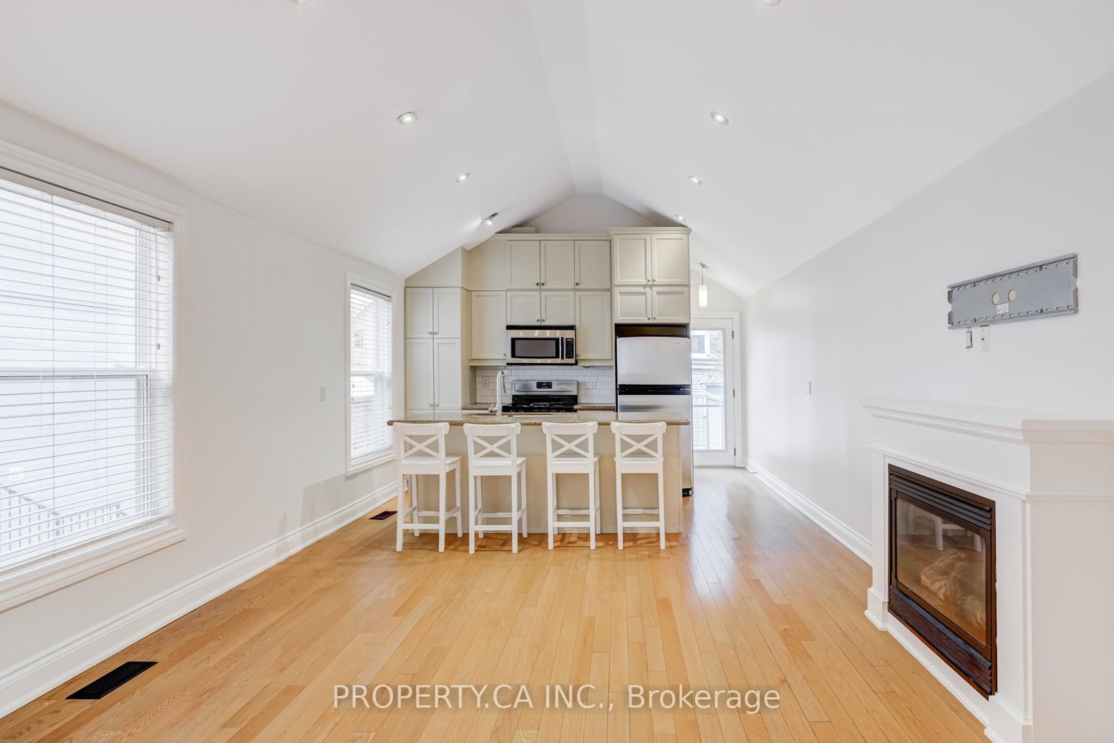 21 D'arcy Street, Unit Upper - Photo 4