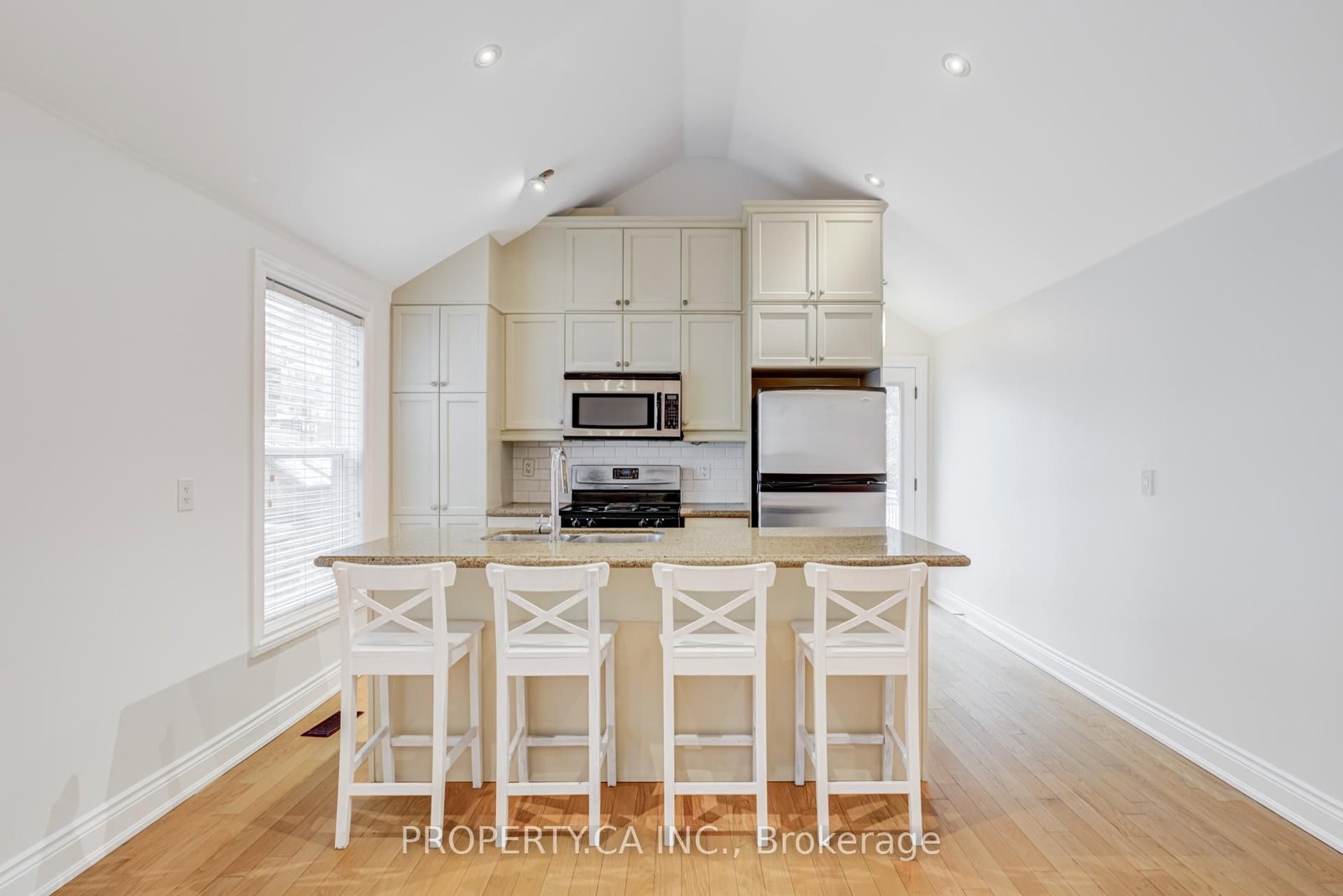 21 D'arcy Street, Unit Upper - Photo 5