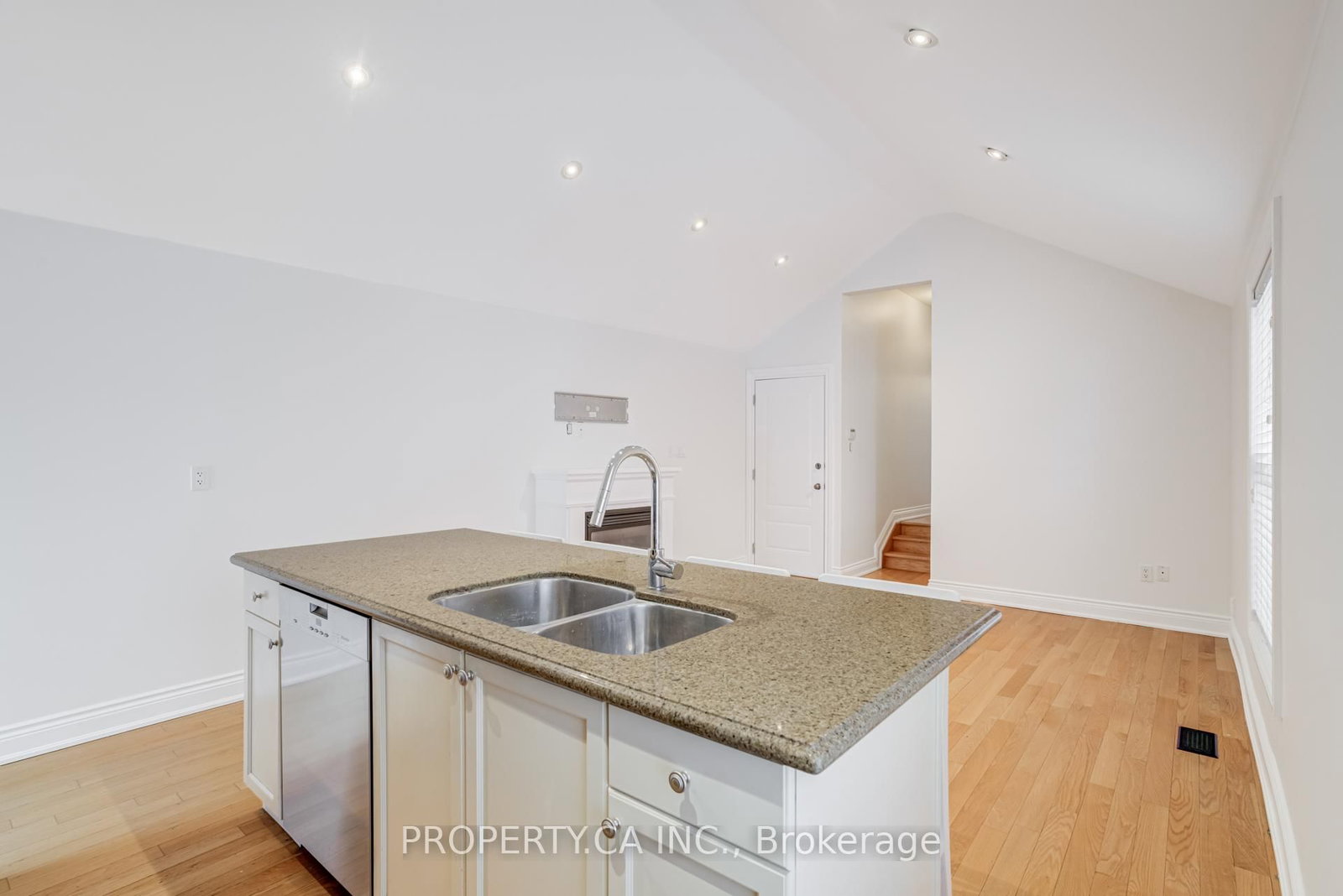 21 D'arcy Street, Unit Upper - Photo 6