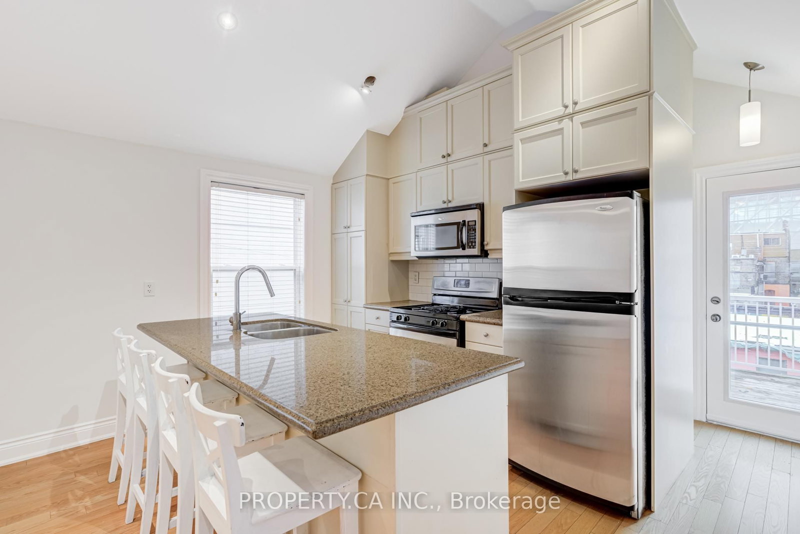 21 D'arcy Street, Unit Upper - Photo 7