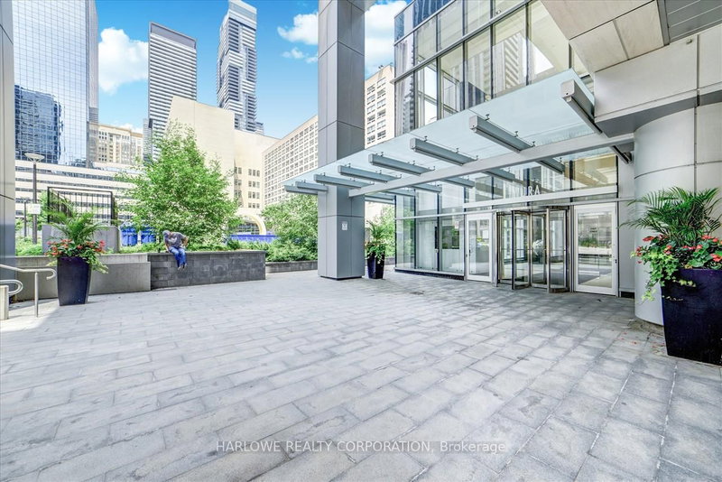 824 - 386 Yonge St, Toronto, M5B 0A5 | Image 2