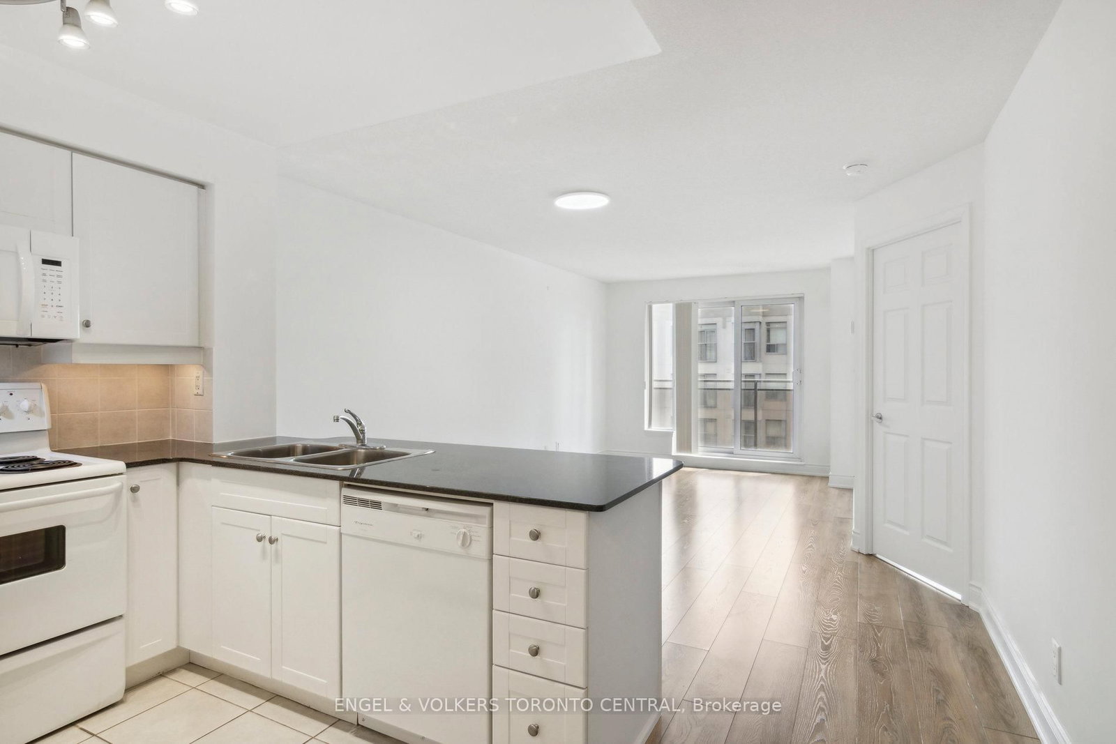 19 Barberry Place, Unit 711 - Photo 12