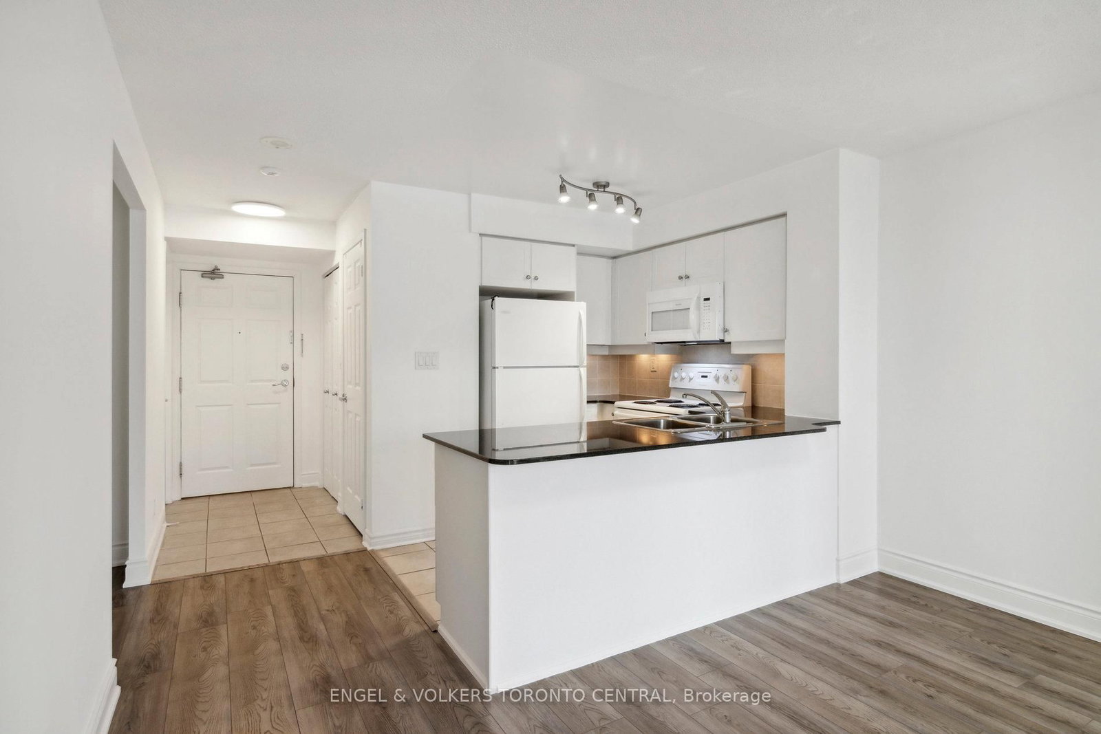 19 Barberry Place, Unit 711 - Photo 13