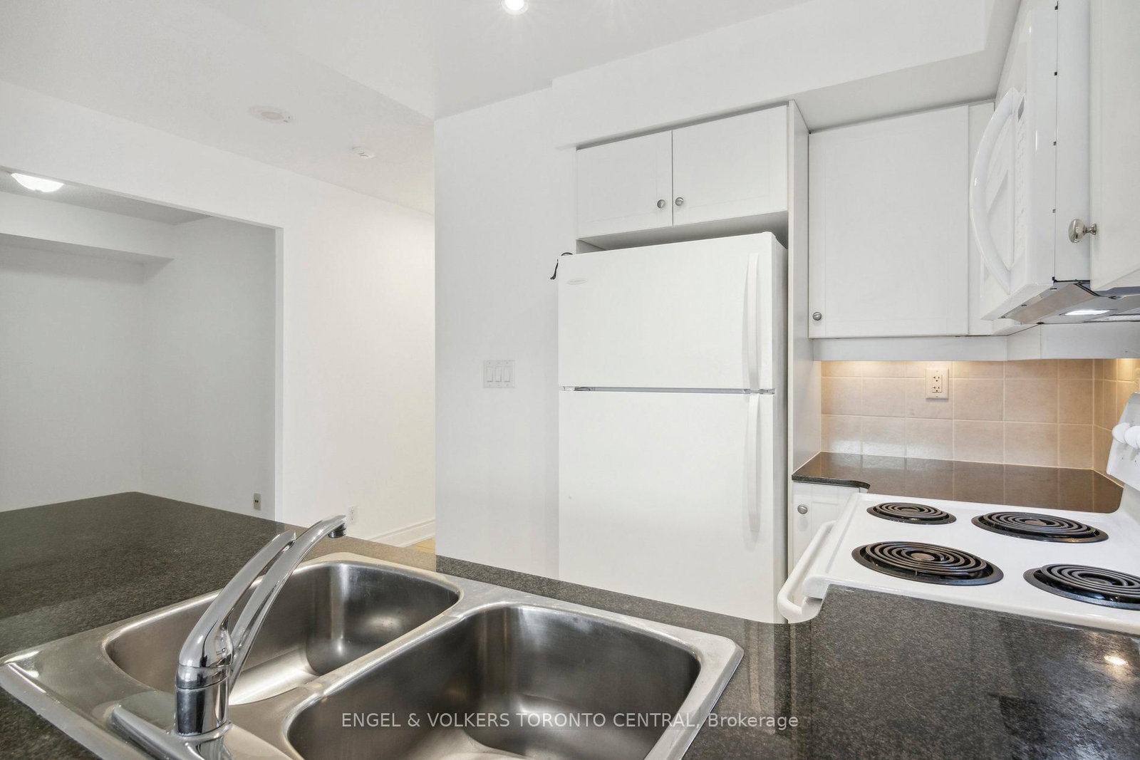 19 Barberry Place, Unit 711 - Photo 15
