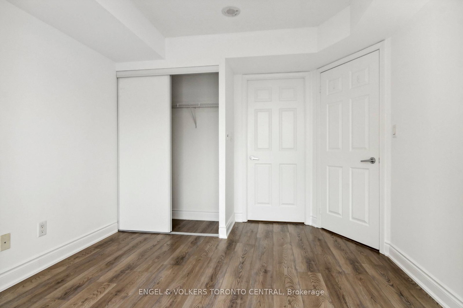 19 Barberry Place, Unit 711 - Photo 23