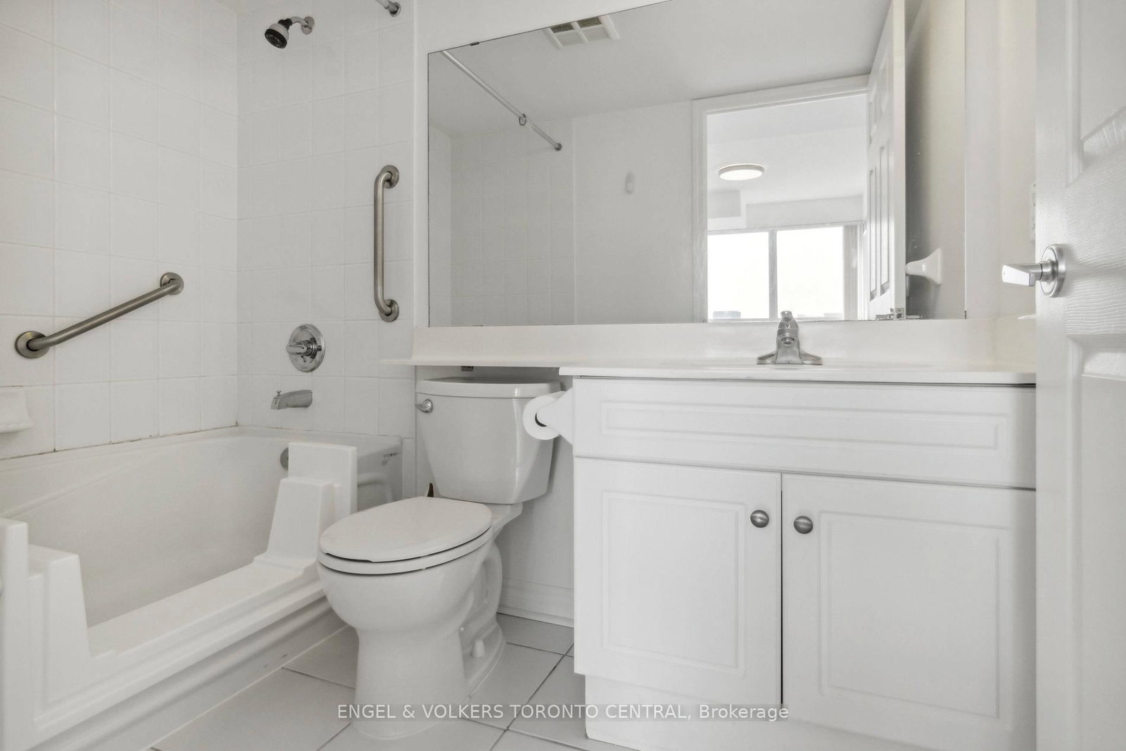 19 Barberry Place, Unit 711 - Photo 24