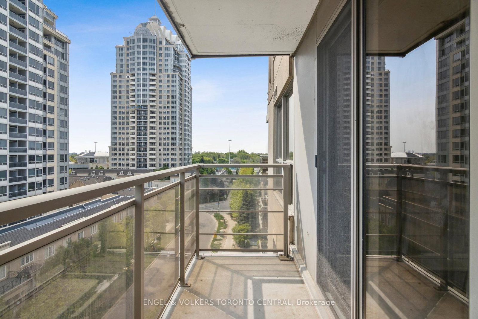 19 Barberry Place, Unit 711 - Photo 25