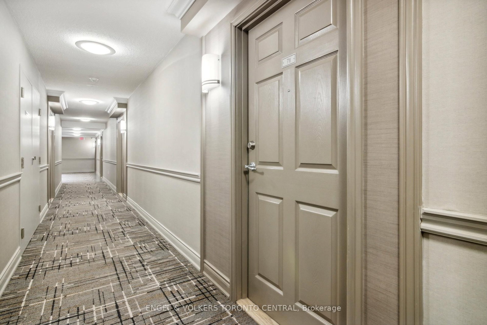 19 Barberry Place, Unit 711 - Photo 4