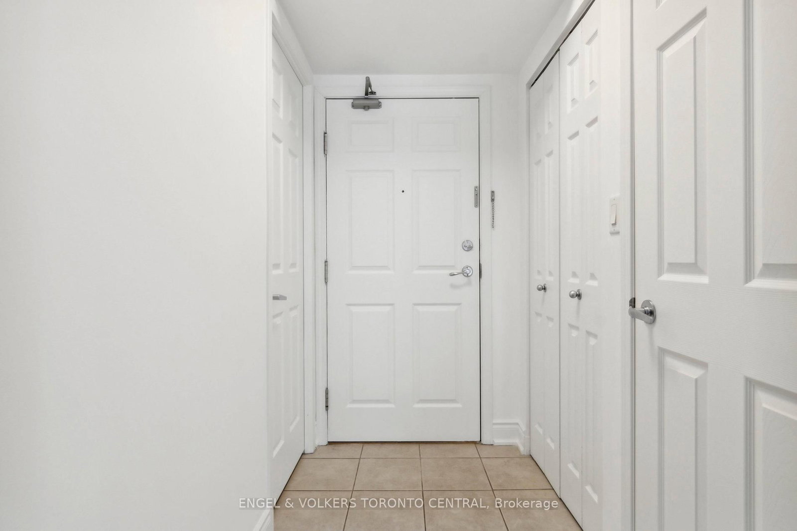 19 Barberry Place, Unit 711 - Photo 5