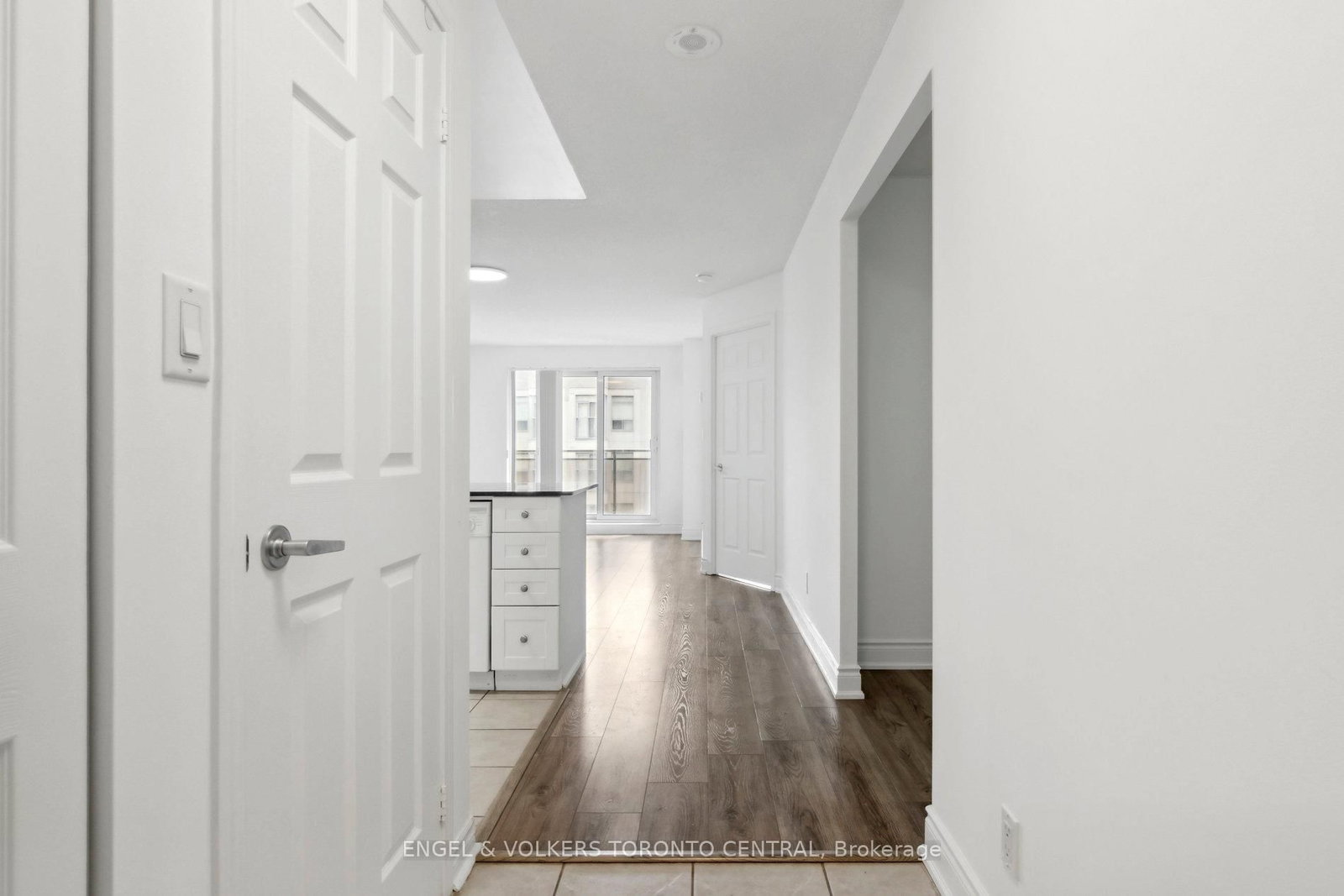 19 Barberry Place, Unit 711 - Photo 7