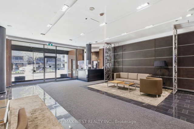 1709 - 55 Bloor Street E