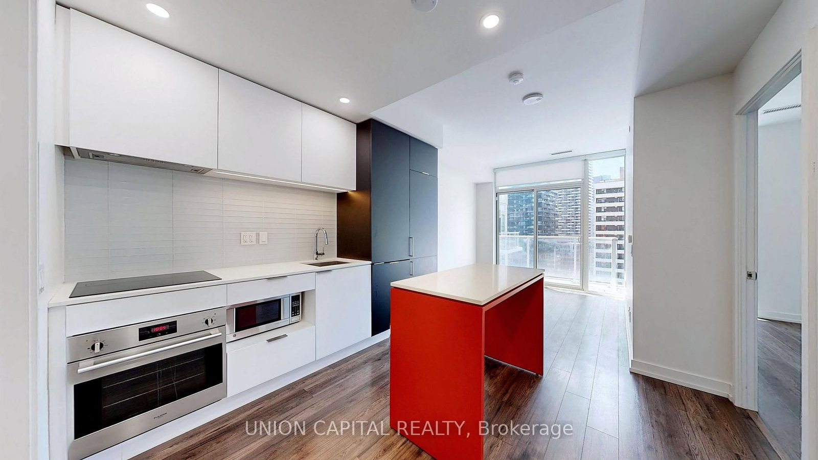 33 Helendale Avenue, Unit 1013