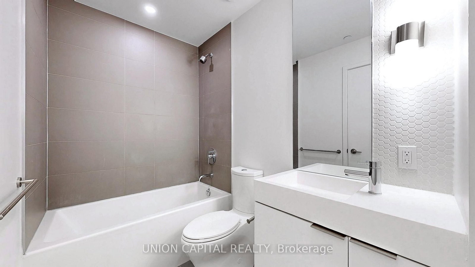 33 Helendale Avenue, Unit 1013 - Photo 7