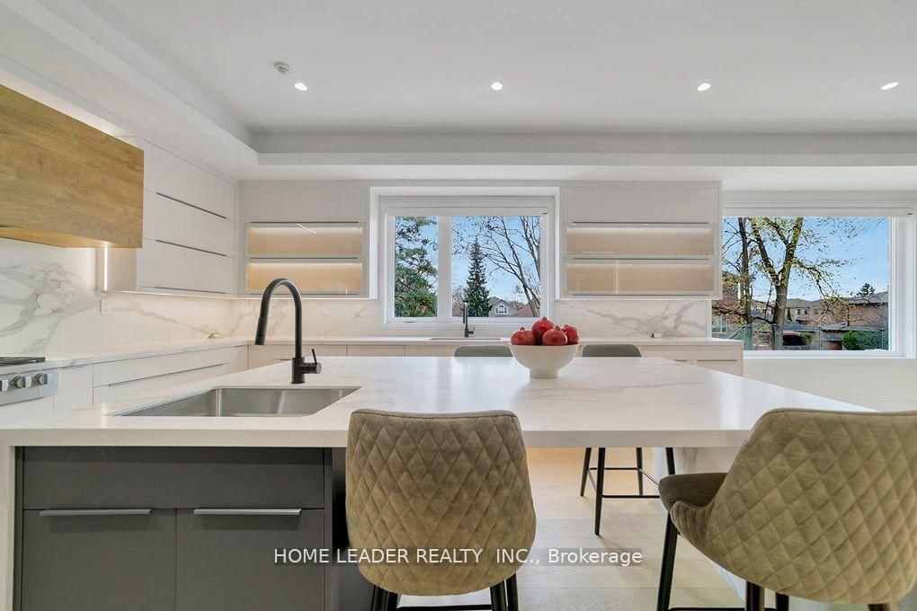 169 Poyntz Avenue - Photo 10