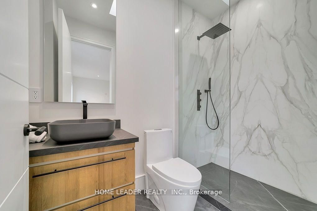 169 Poyntz Avenue - Photo 31