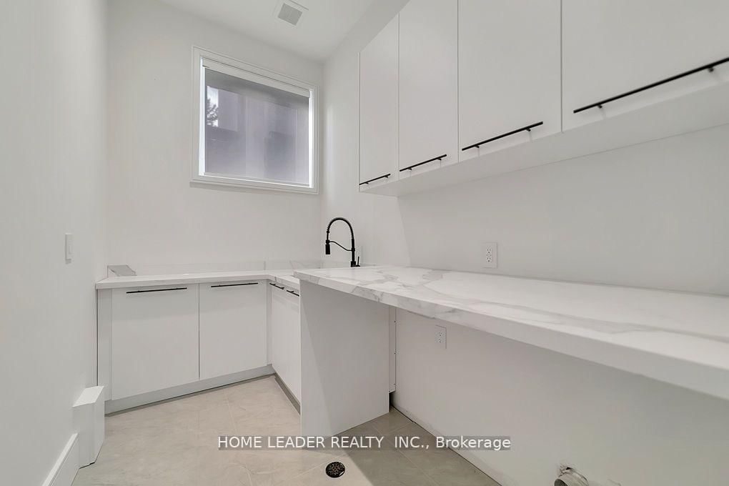 169 Poyntz Avenue - Photo 32