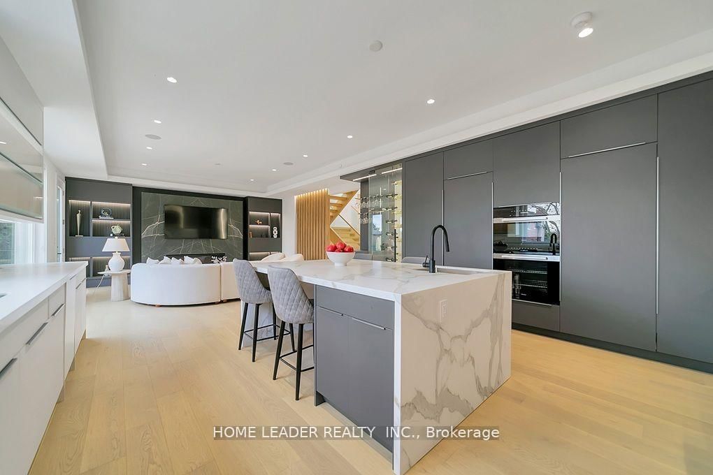 169 Poyntz Avenue - Photo 8