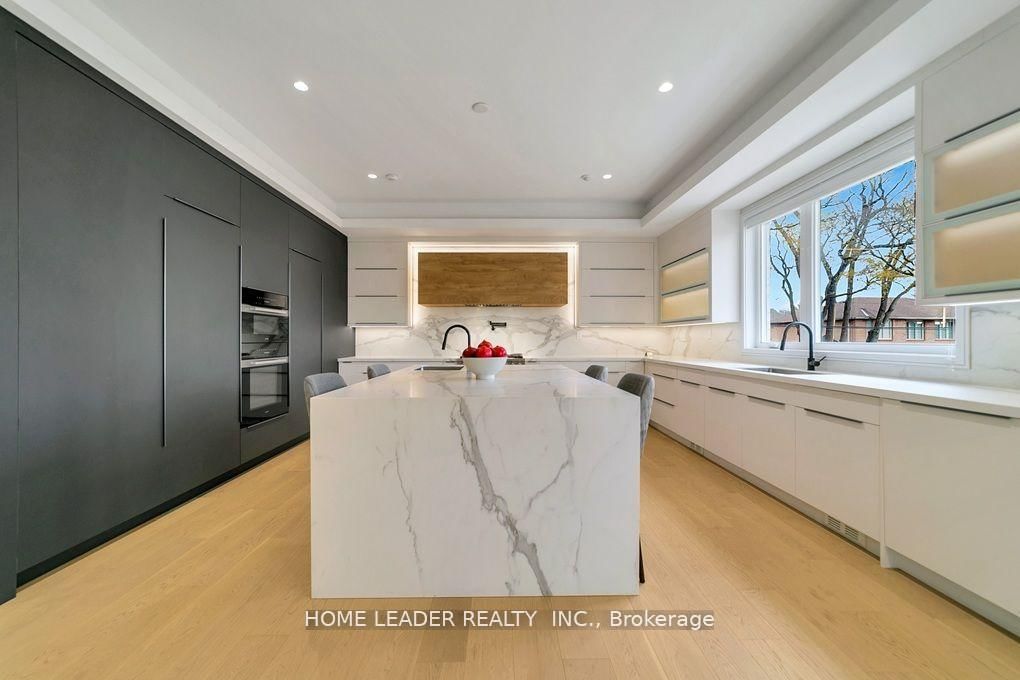 169 Poyntz Avenue - Photo 9