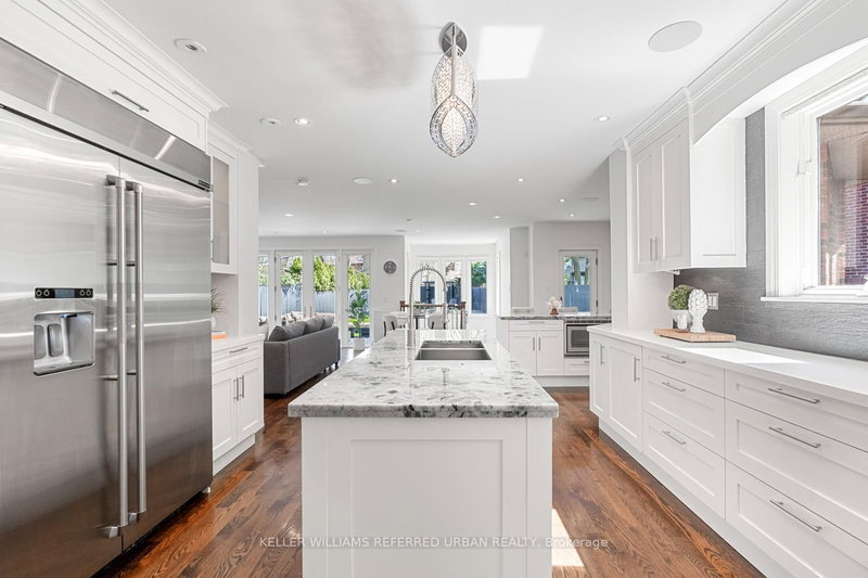 5 Lawrence Cres, Toronto, M4N 1M9 | Image 3