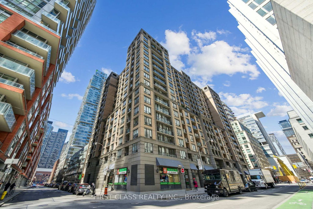619 - 140 Simcoe Street