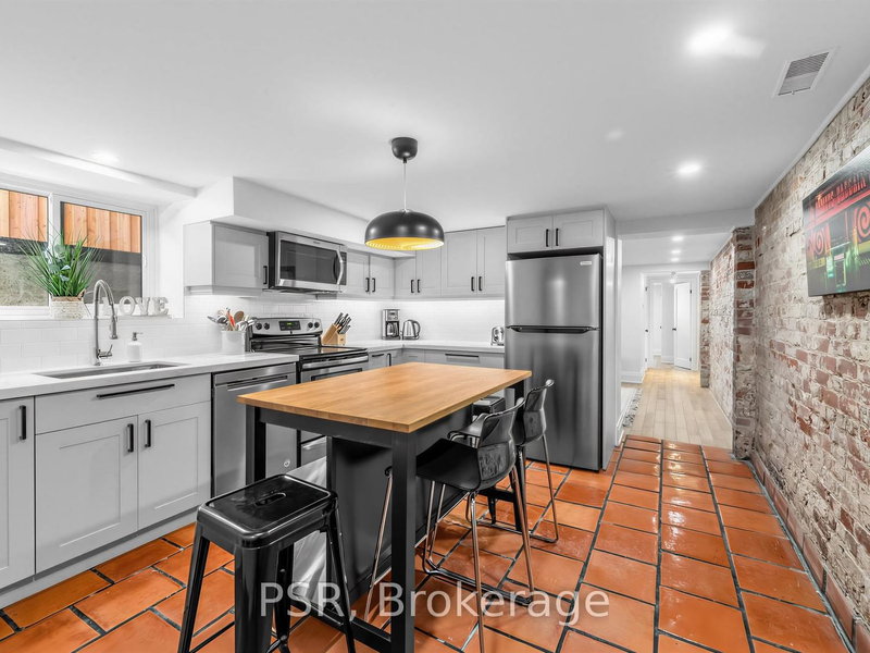B - 69 Crawford St, Toronto, M6J 2V1 | Image 3