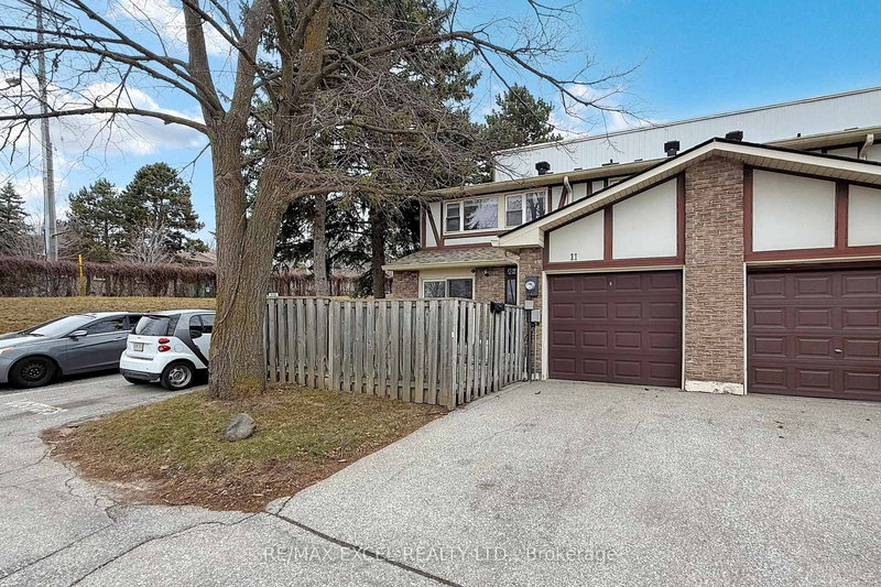 11 Sand Fernway, Toronto, M2J 4N7 | Image 2