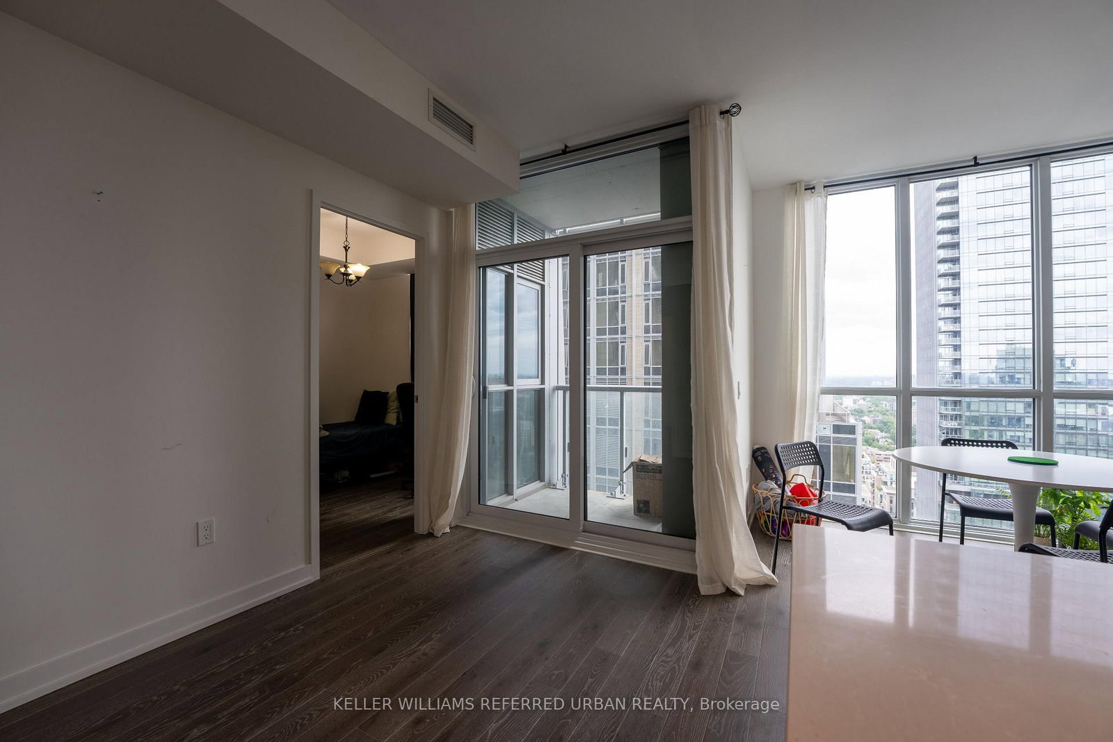 1 Yorkville Avenue, Unit 3305 - Photo 2