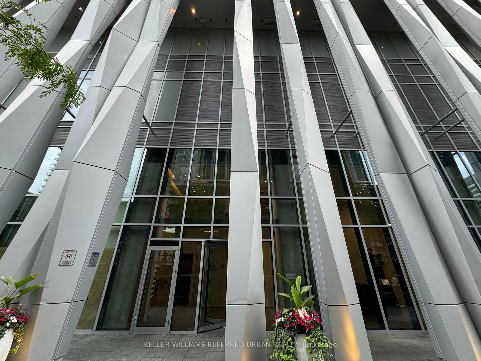 1 Yorkville Avenue, Unit 3305 - Photo 23