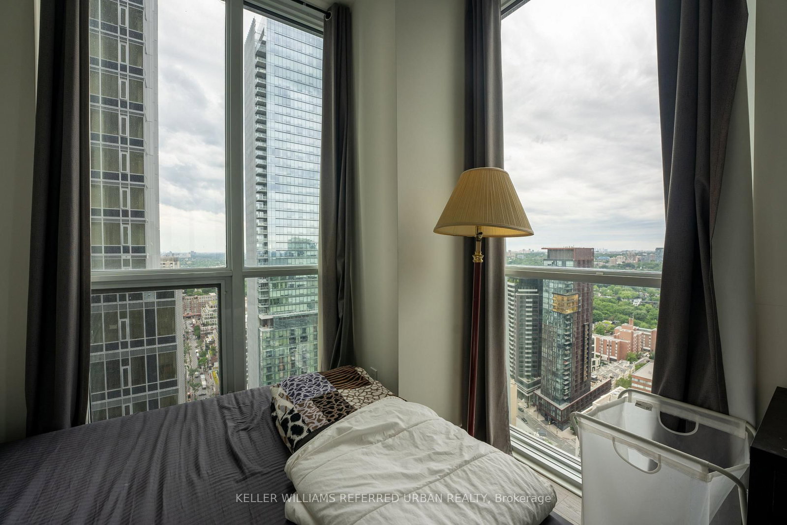 1 Yorkville Avenue, Unit 3305 - Photo 7