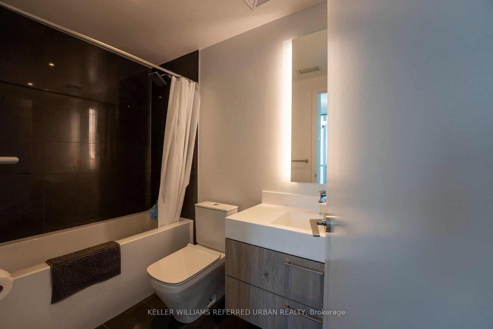 1 Yorkville Avenue, Unit 3305 - Photo 8