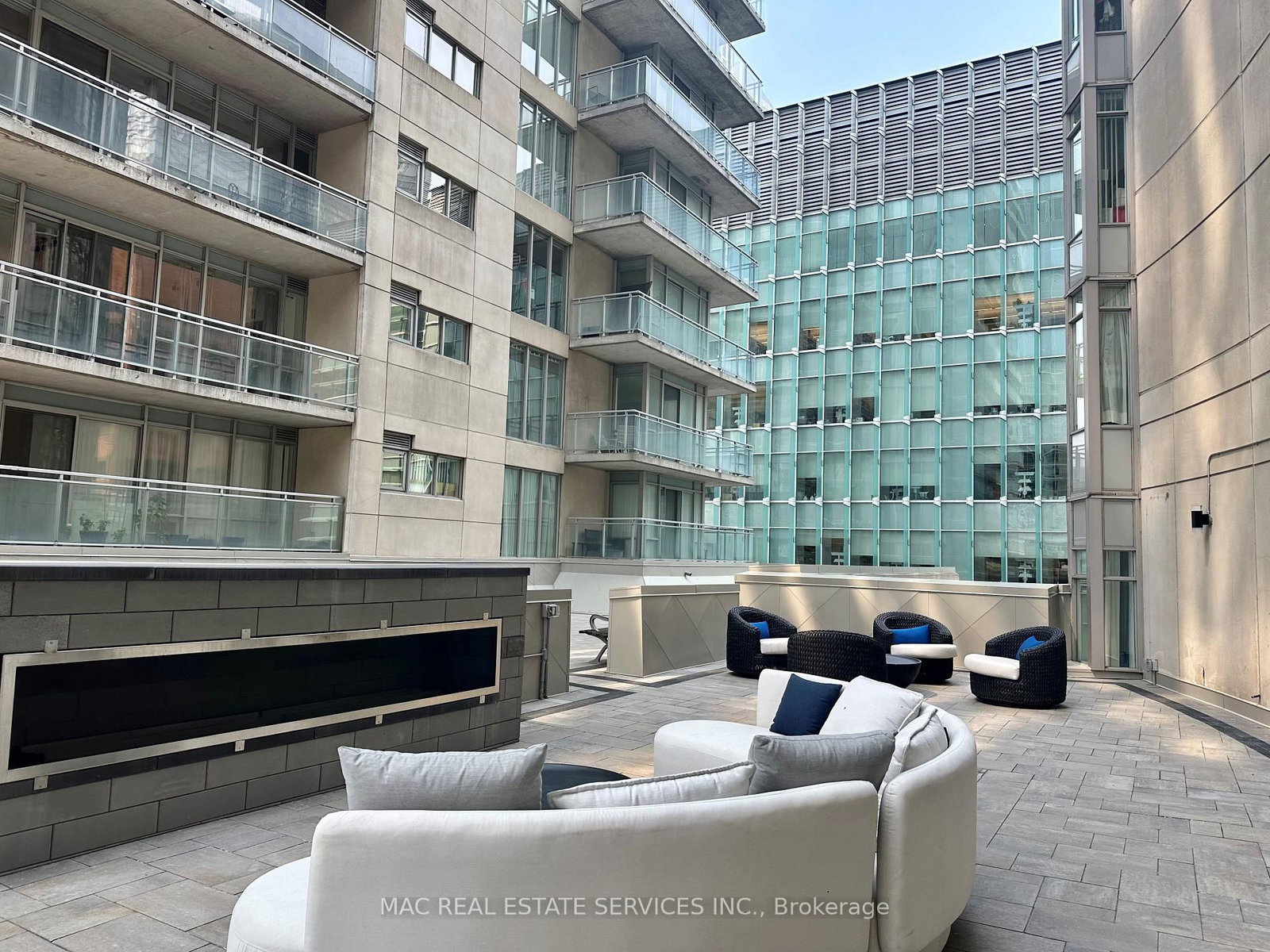 210 Victoria Street, Unit 3302 - Photo 18