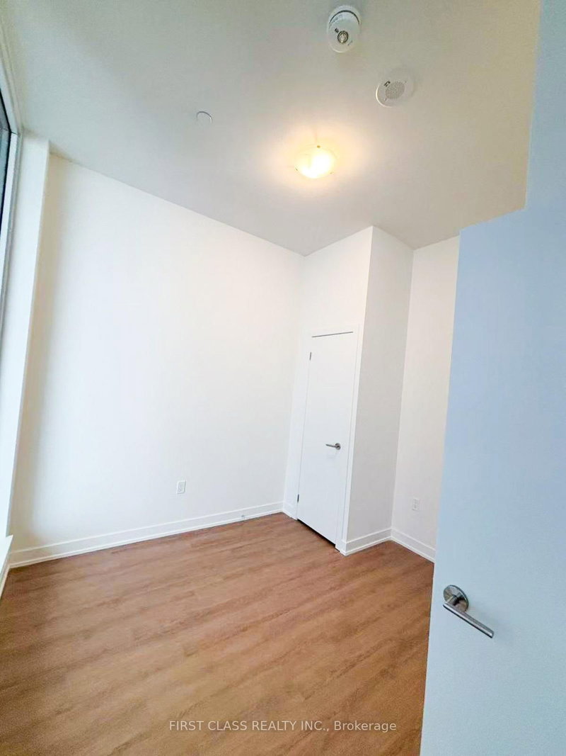 8 Olympic Garden Dr, Toronto, M2M 0B9 | Image 2