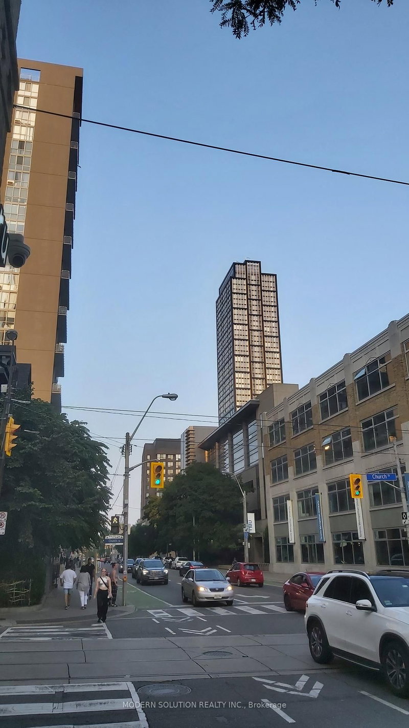 home for lease on 3502-319 Jarvis Street