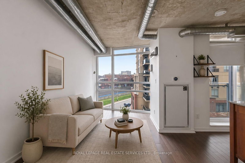 home for lease on 702-170 Sudbury Street