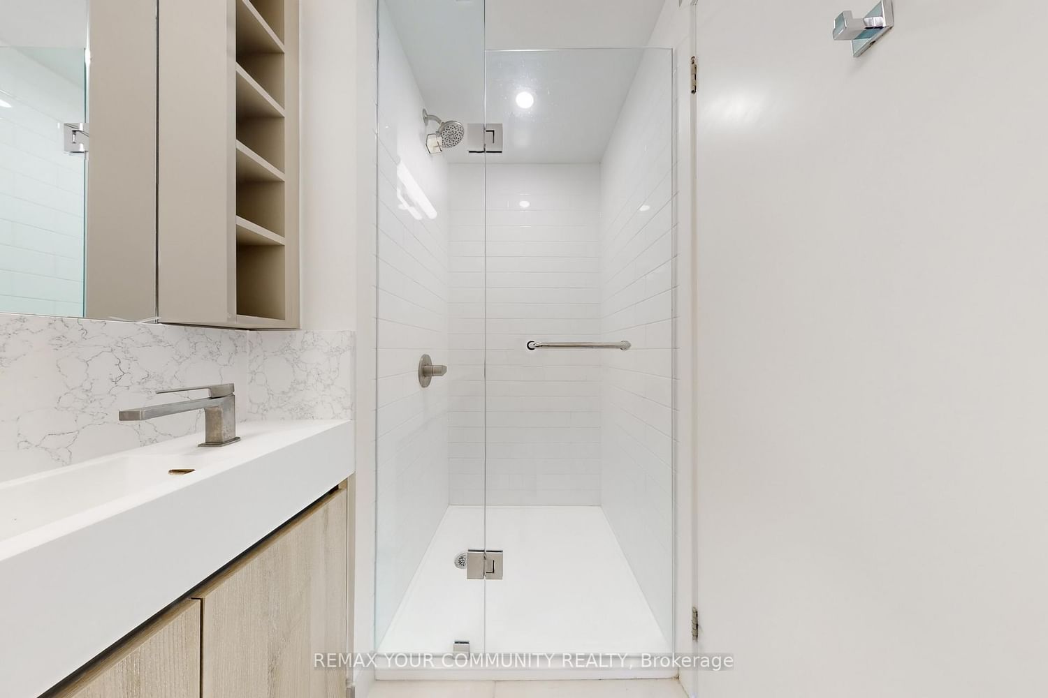 319 Jarvis Street E, Unit 1817 - Photo 15