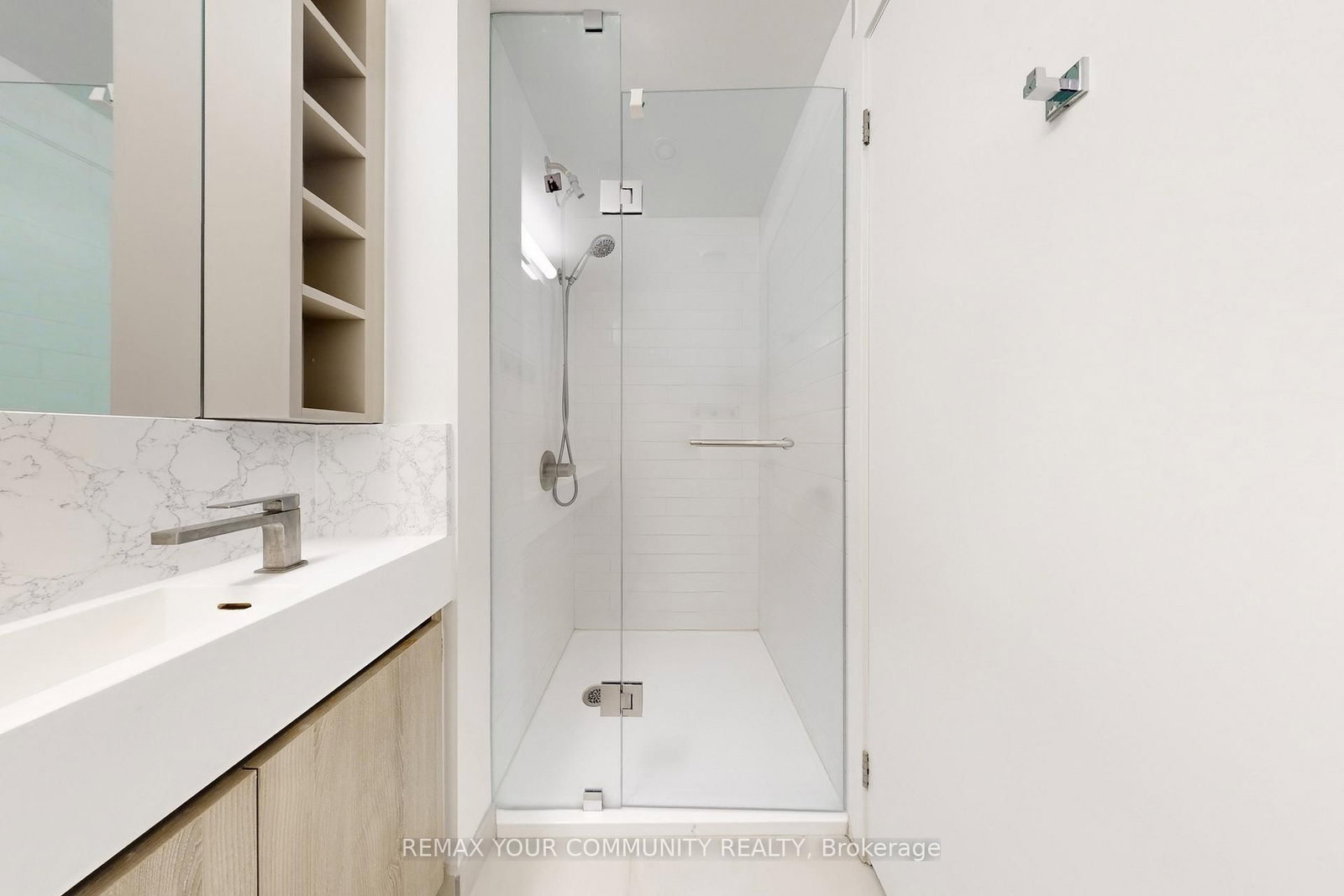 319 Jarvis Street E, Unit 1817 - Photo 21