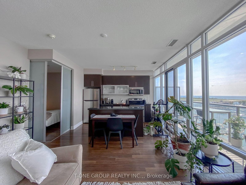 825 - 90 Stadium Rd, Toronto, M5V 3W5 | Image 3