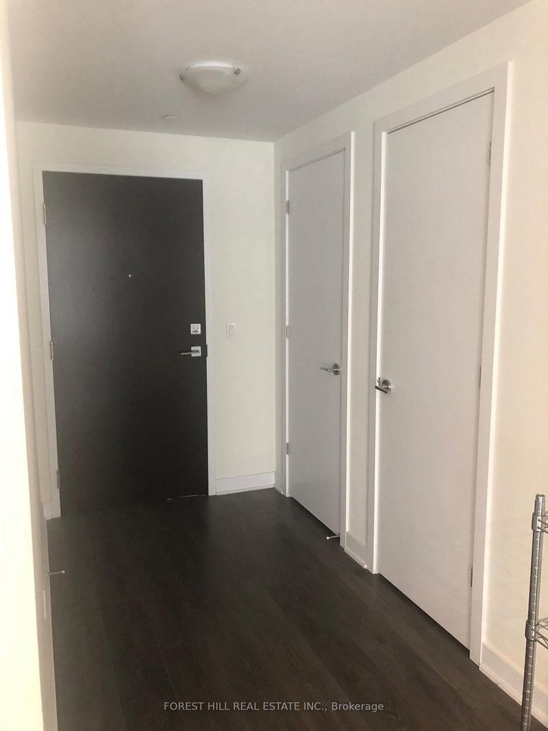 805 - 2221 Yonge St, Toronto, M4S 2B4 | Image 2