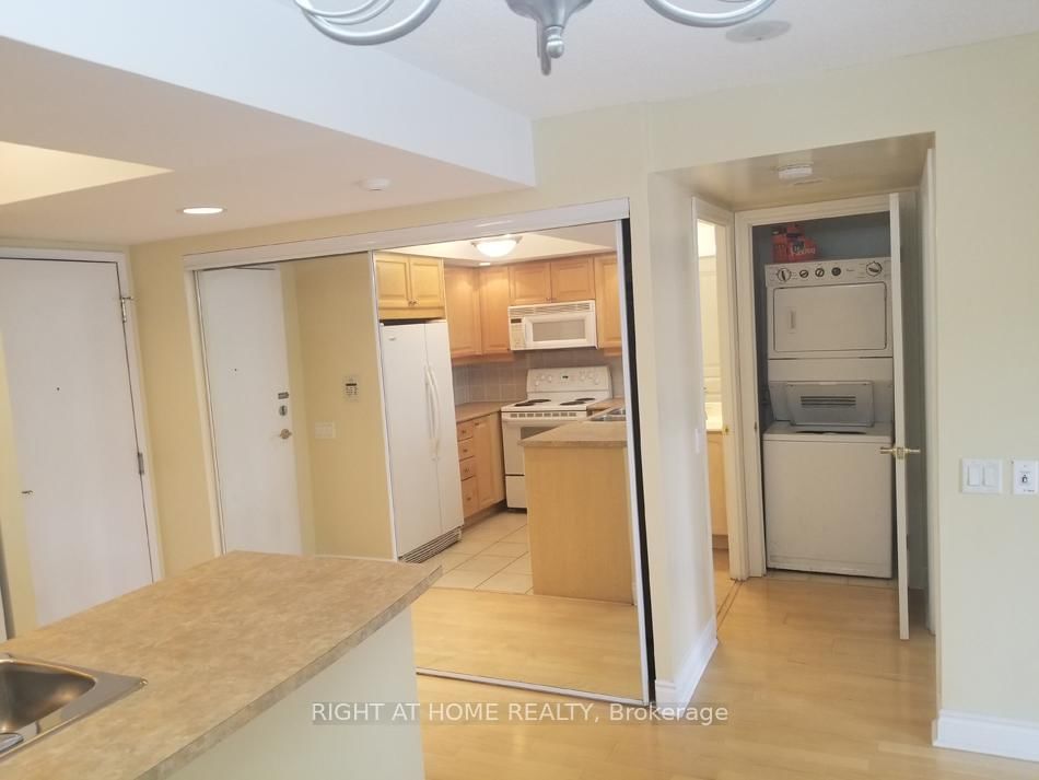 15 Northtown Way, Unit 1716 - Photo 10